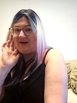 Snapshot of xXLunaBlissXx chatting on May 13, 2026, 7:17 am xXLunaBlissXx online show from May 13, 2026, 7:17 am