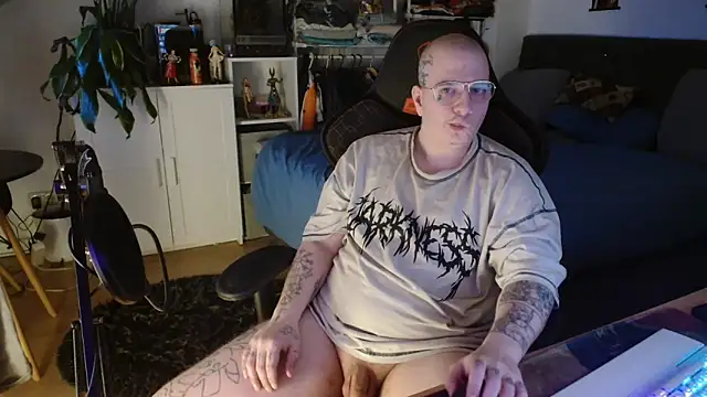 Snapshot of Oderwattboy chatting on March 24, 2026, 9:20 pm Oderwattboy online show from March 24, 2026, 9:20 pm