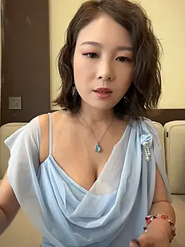 Snapshot of Lola666999 chatting on June 14, 2026, 6:59 am Lola666999 online show from June 14, 2026, 6:59 am