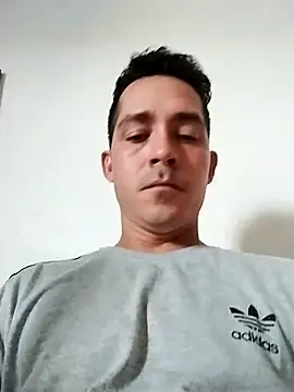 Gabriel leon33 online show from June 11, 2026, 9:46 pm