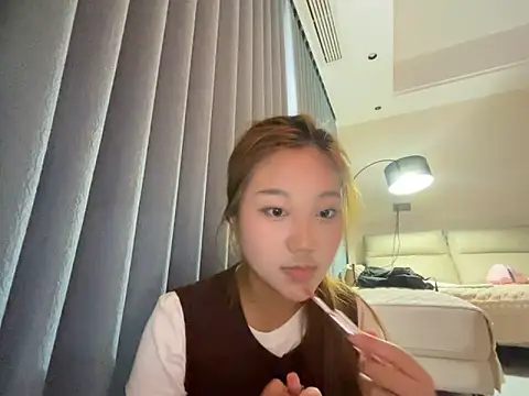 tutu512 online show from June 7, 2026, 7:56 am