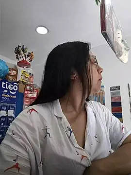 Snapshot of Violeta--7 chatting on June 12, 2026, 1:43 pm Violeta--7 online show from June 12, 2026, 1:43 pm