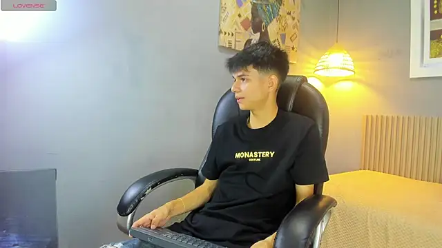 Snapshot of maxim_rod chatting on May 27, 2026, 12:13 pm maxim rod online show from May 27, 2026, 12:13 pm