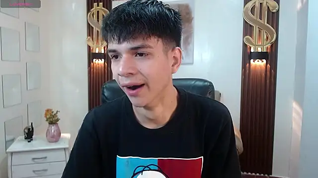 Snapshot of maxim_rod chatting on June 7, 2026, 11:25 am maxim rod online show from June 7, 2026, 11:25 am