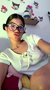 Emycarver09  online show from July 19, 2026, 1:04 pm