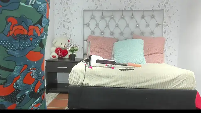 brenda sofia69 online show from May 26, 2026, 1:51 pm