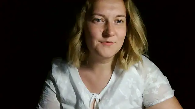 TinaKittyX online show from May 31, 2026, 9:05 pm