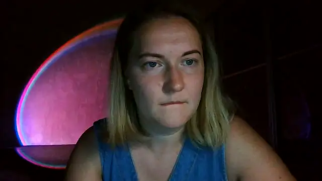 Snapshot of TinaKittyX chatting on July 22, 2026, 8:44 pm TinaKittyX online show from July 22, 2026, 8:44 pm