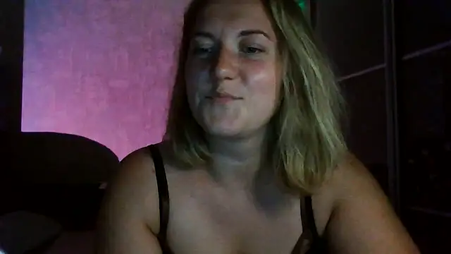 Snapshot of TinaKittyX chatting on July 27, 2026, 7:21 pm TinaKittyX online show from July 27, 2026, 7:21 pm