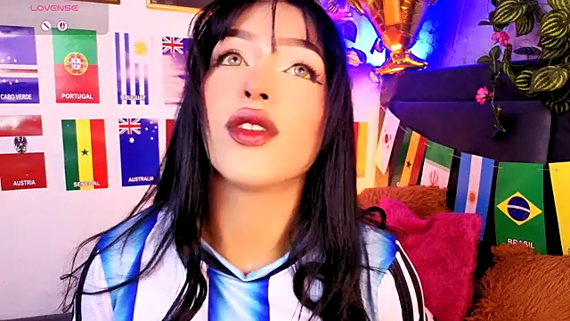 Alisse Storm online show from June 19, 2026, 3:22 am