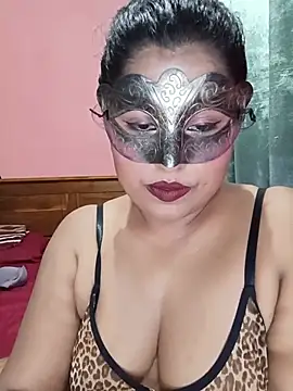Maskedcurves online show from July 1, 2026, 3:45 pm