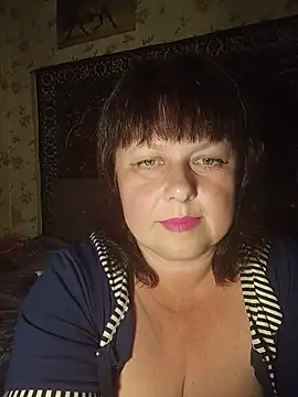Snapshot of AuroKaria chatting on July 6, 2026, 7:38 pm AuroKaria online show from July 6, 2026, 7:38 pm