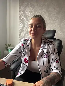 Isabella varella- online show from June 18, 2026, 12:53 pm