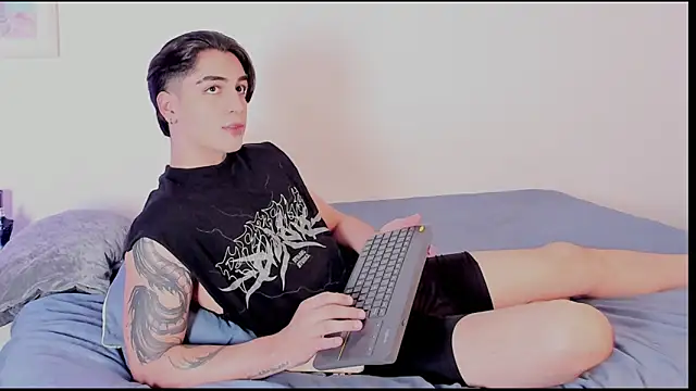 Thiago angel online show from June 14, 2026, 2:24 am