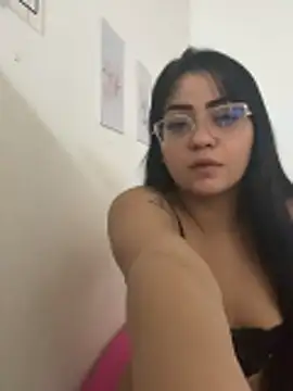 stefanny699 online show from June 17, 2026, 3:42 am