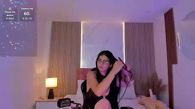Snapshot of clairemillerx chatting on June 6, 2026, 12:10 pm clairemillerx online show from June 6, 2026, 12:10 pm
