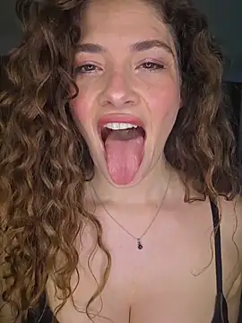 CelineBoyer  online show from June 15, 2026, 10:12 pm