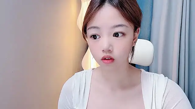 Snapshot of Lilababy00 chatting on July 11, 2026, 4:37 am Lilababy00 online show from July 11, 2026, 4:37 am