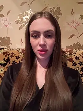AlinaLove3213 online show from June 12, 2026, 7:35 pm