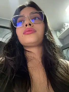 VioletRousee online show from June 15, 2026, 8:22 pm