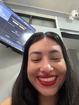 VioletRousee online show from July 7, 2026, 1:48 pm
