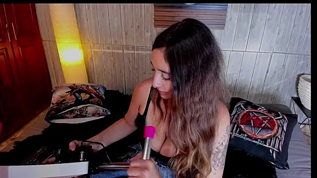 Alucarda666 online show from July 10, 2026, 9:39 pm