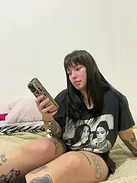 cherryxxox online show from May 12, 2026, 12:19 am