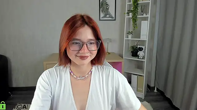 Snapshot of Lessi_Panic chatting on June 22, 2026, 12:56 am Lessi Panic online show from June 22, 2026, 12:56 am