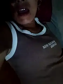 Snapshot of mia0033 chatting on July 16, 2026, 2:12 pm mia0033 online show from July 16, 2026, 2:12 pm