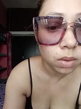 Snapshot of Hot_Soniya_08 chatting on June 17, 2026, 9:01 am Hot Soniya 08 online show from June 17, 2026, 9:01 am
