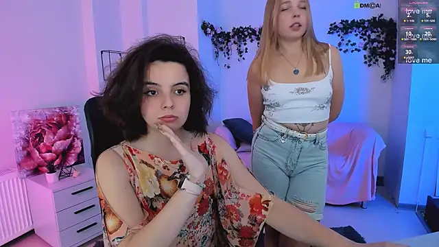 Snapshot of mia_mooon_ chatting on July 18, 2026, 8:51 am mia mooon online show from July 18, 2026, 8:51 am