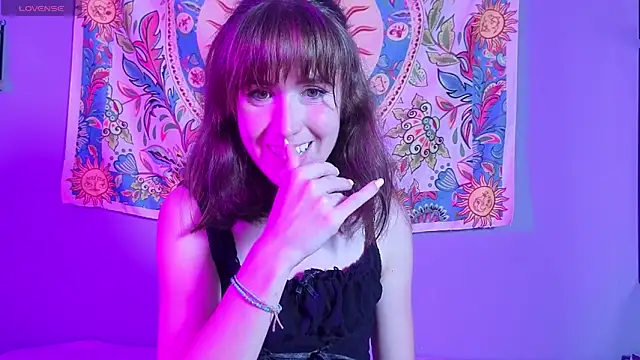 MyLovelyClitty online show from June 25, 2026, 1:04 pm