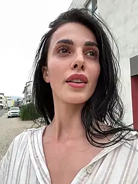 Snapshot of armina_red chatting on June 30, 2026, 2:51 pm armina red online show from June 30, 2026, 2:51 pm