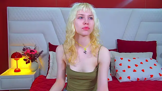 HannahHollis online show from June 11, 2026, 6:11 am