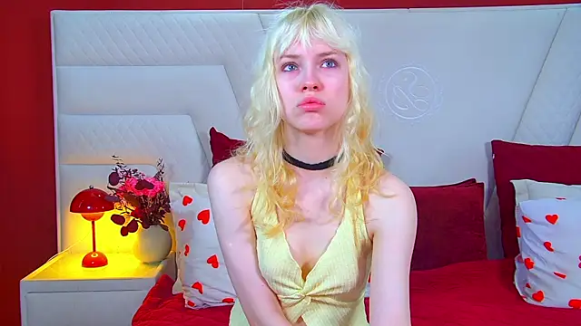 HannahHollis online show from June 16, 2026, 6:05 am