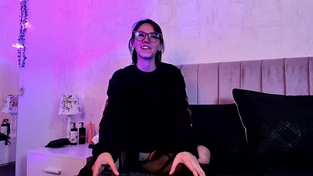Alis Roze online show from July 18, 2026, 7:39 pm