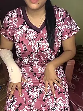 Tamilmoon006 online show from May 14, 2026, 6:58 pm