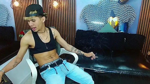 Skinny cute Alyer online show from July 5, 2026, 2:40 am