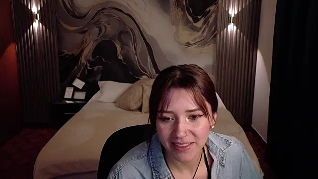 Emily Cherry  online show from May 7, 2026, 1:49 pm