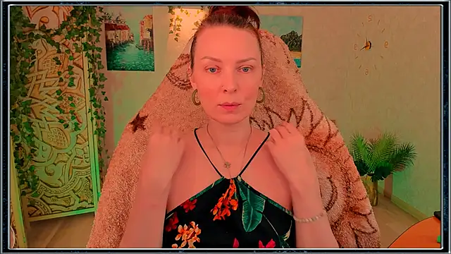 LanaRadiance online show from June 10, 2026, 9:19 am