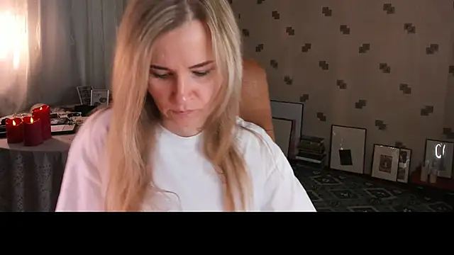 MiaSparkes online show from June 12, 2026, 6:56 am