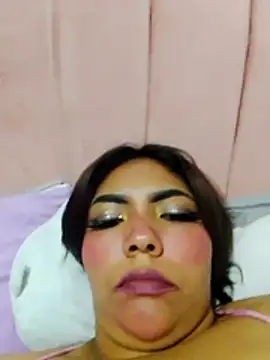 Izel  online show from June 16, 2026, 1:52 am