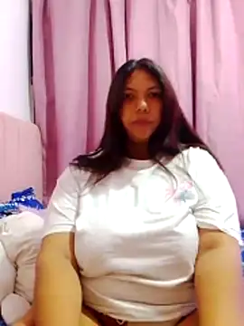Izel  online show from June 27, 2026, 2:49 am