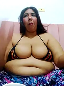 Izel  online show from July 10, 2026, 3:22 am