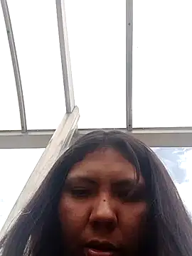 Izel  online show from July 23, 2026, 4:27 pm