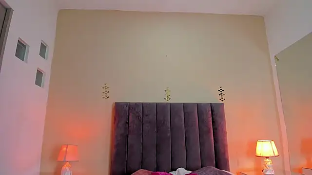 Snapshot of scarlet_pielcanela chatting on June 6, 2026, 8:13 pm scarlet pielcanela online show from June 6, 2026, 8:13 pm