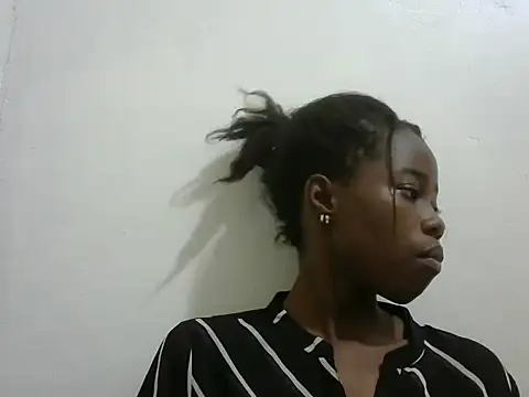Snapshot of Rerpuss1 chatting on June 4, 2026, 10:21 am Rerpuss1 online show from June 4, 2026, 10:21 am
