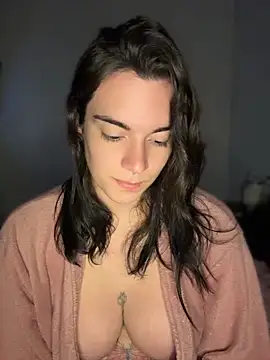 alicemeb online show from June 18, 2026, 7:40 pm