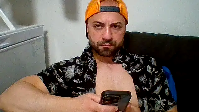 colaandgin online show from June 23, 2026, 11:14 pm