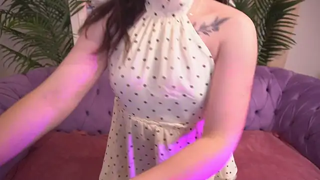 SinfulKittenn online show from June 24, 2026, 8:08 pm